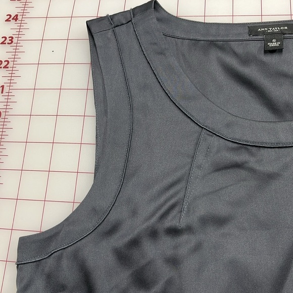 ANN TAYLOR Silk Blend Scoop Neck Seam Detail Gunmetal Grey Tank Blouse Top SZ - Picture 9 of 14
